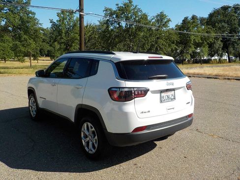 Used 2024 Jeep Compass Latitude image 7
