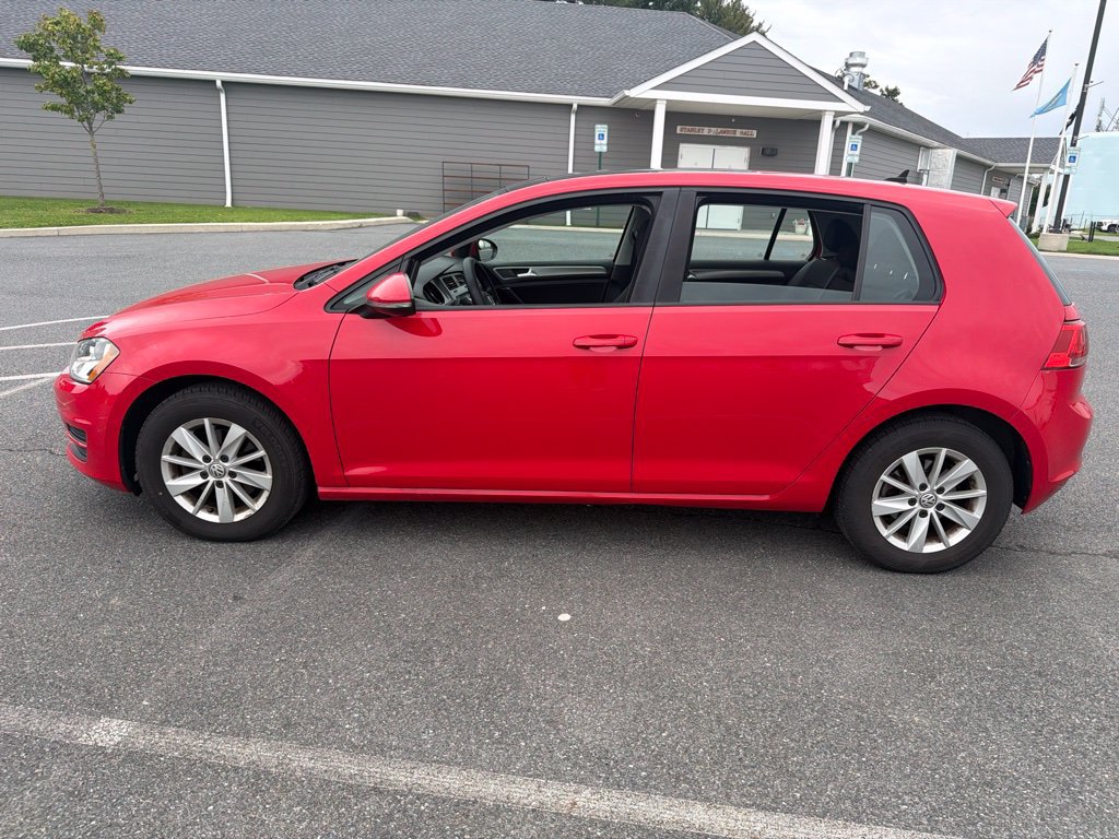 Used 2016 Volkswagen Golf S FWD image 3