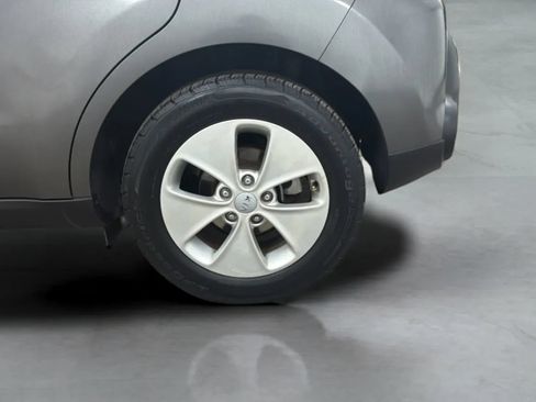 Used 2015 Kia Soul FWD image 26