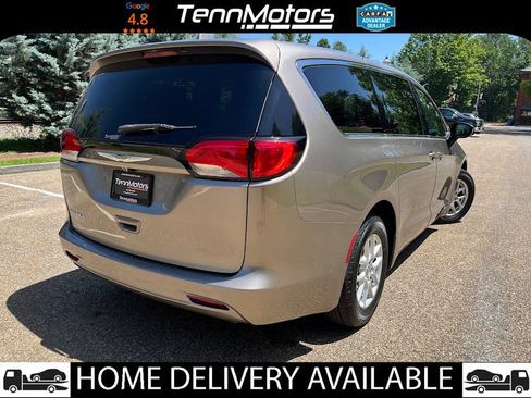 Used 2017 Chrysler Pacifica Touring FWD image 4
