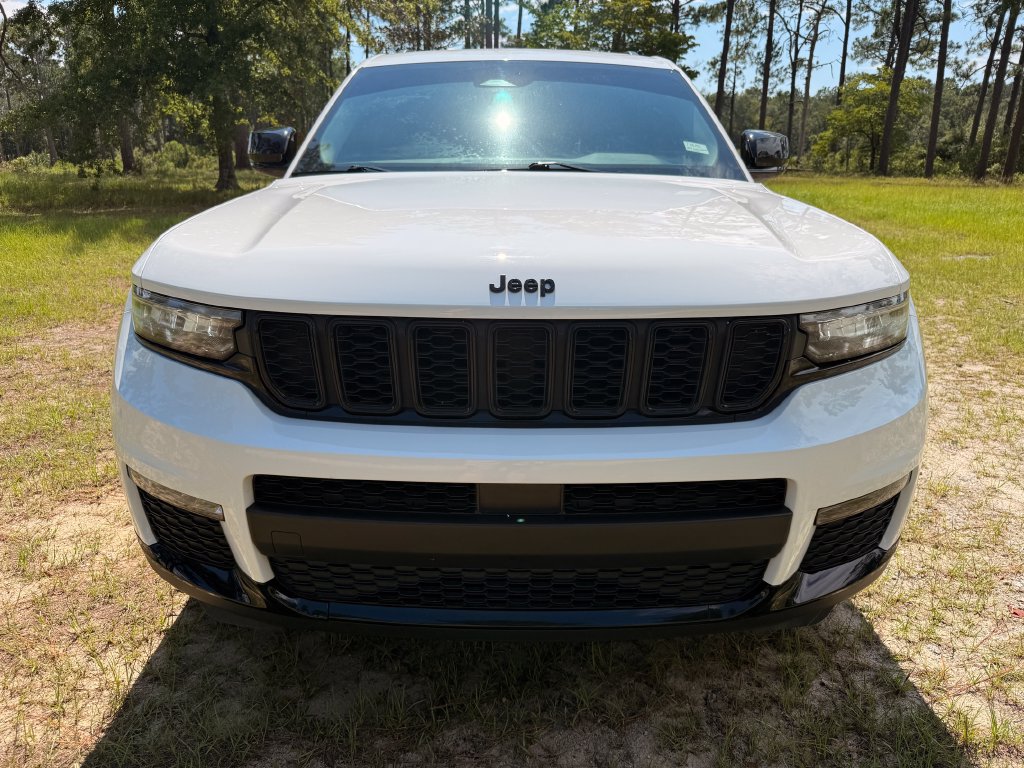 Used 2023 Jeep Grand Cherokee L Limited w/ Black Appearance Package RWD image 8