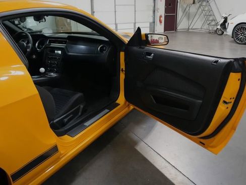 Used 2013 Ford Mustang Boss 302 w/ Boss 302 Accessory Pkg image 28