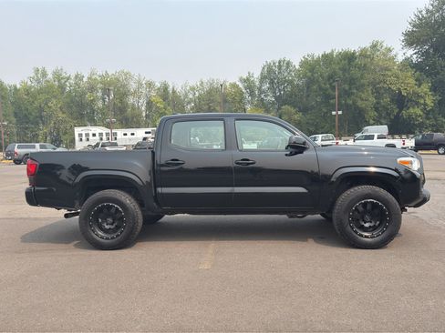 Used 2018 Toyota Tacoma SR AWD/4WD image 26