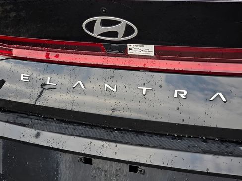 Certified 2024 Hyundai Elantra SEL w/ Convenience Package FWD image 12