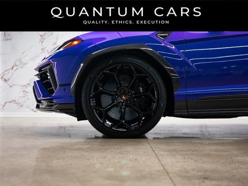 Used 2023 Lamborghini Urus Performante AWD/4WD image 9