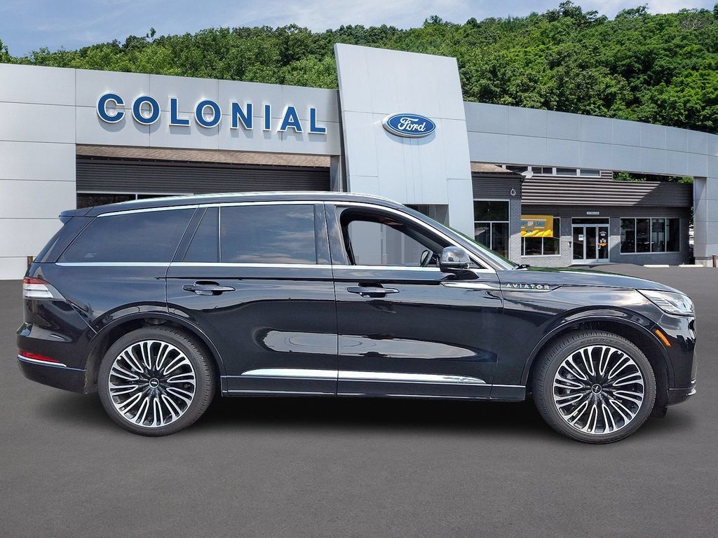 Used 2025 Lincoln Aviator Black Label AWD/4WD image 7