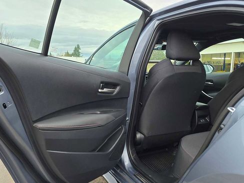 Certified 2025 Toyota Corolla SE image 19