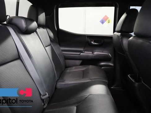 Certified 2020 Toyota Tacoma TRD Off-Road w/ TRD Premium Off Road Package AWD/4WD image 30