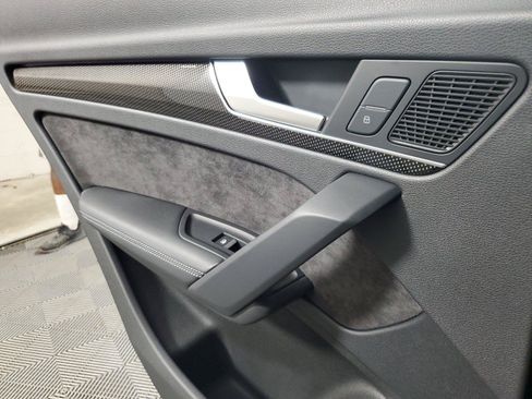 Used 2018 Audi SQ5 Prestige AWD/4WD image 17