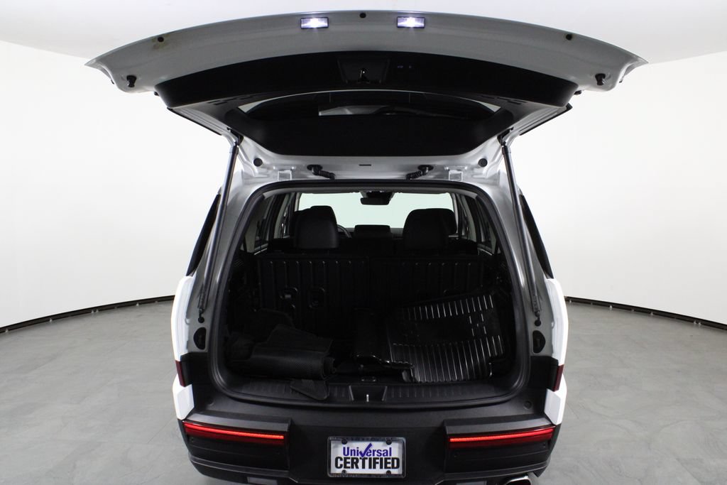 Used 2026 Hyundai Santa Fe SEL FWD image 17