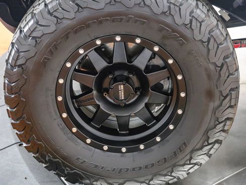 Used 2021 Jeep Wrangler Unlimited Sahara AWD/4WD image 9