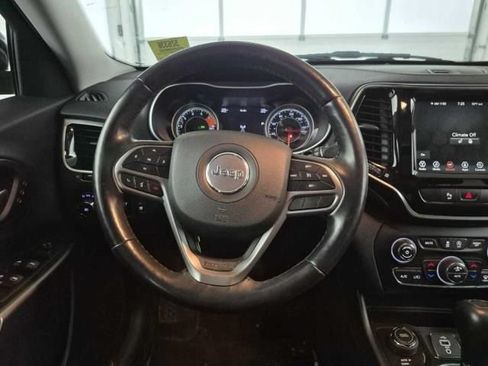 Used 2019 Jeep Cherokee Limited AWD/4WD image 6