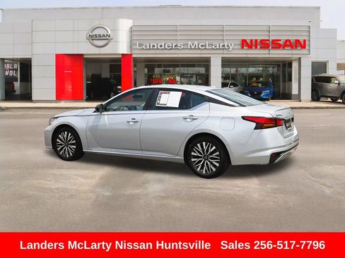 Used 2024 Nissan Altima 2.5 SV FWD image 6