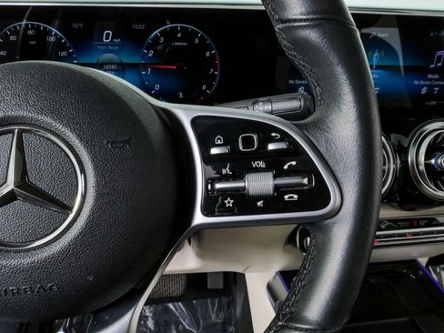 Used 2021 Mercedes-Benz GLB 250 4MATIC image 10