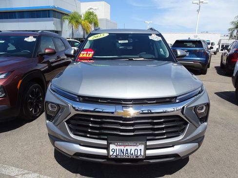 Used 2025 Chevrolet TrailBlazer LT w/ Convenience Package AWD/4WD image 6