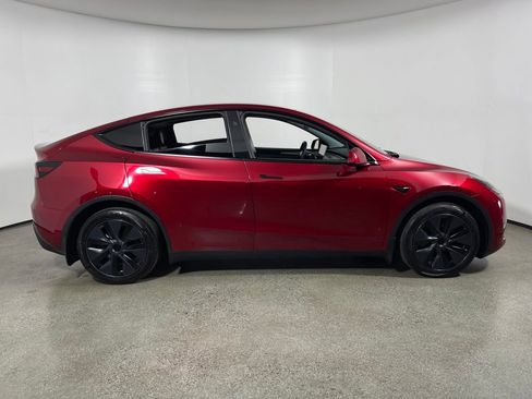 Used 2025 Tesla Model Y Long Range image 2