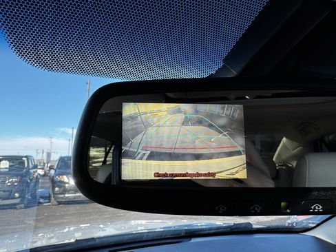 Used 2011 Toyota Avalon Limited image 4