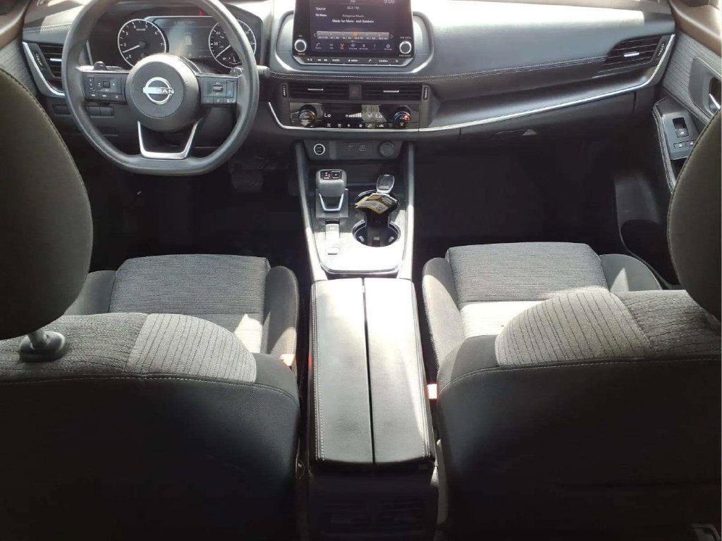 Certified 2023 Nissan Rogue SV FWD image 9