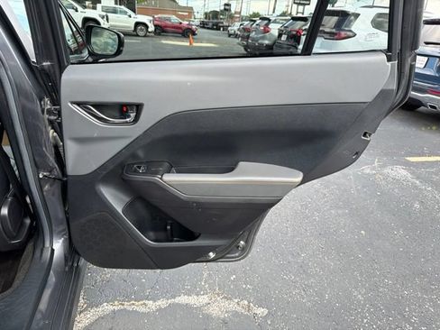 Used 2024 Subaru Crosstrek 2.5i Limited AWD/4WD image 16