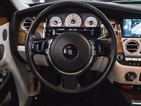 Used 2011 Rolls-Royce Ghost RWD image 35