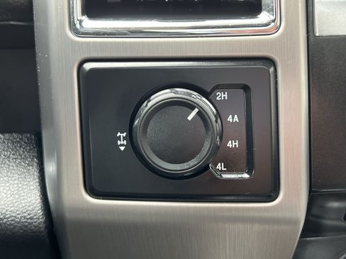 Used 2015 Ford F150 Platinum w/ Equipment Group 701A Luxury AWD/4WD image 36