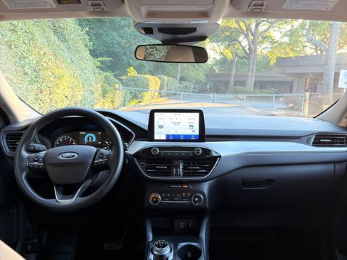 Used 2020 Ford Escape SE FWD image 25