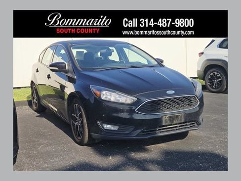 Used 2018 Ford Focus SEL w/ Cold Weather Package FWD image 1