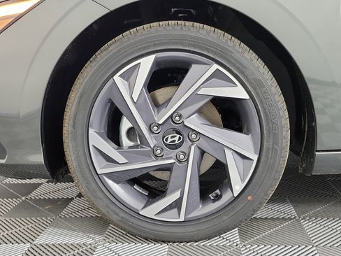 New 2025 Hyundai Elantra SEL image 35