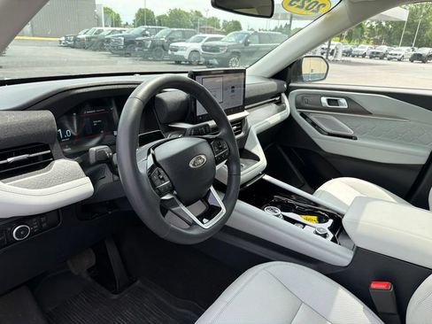 Used 2025 Ford Explorer Platinum w/ Ultimate Package AWD/4WD image 10