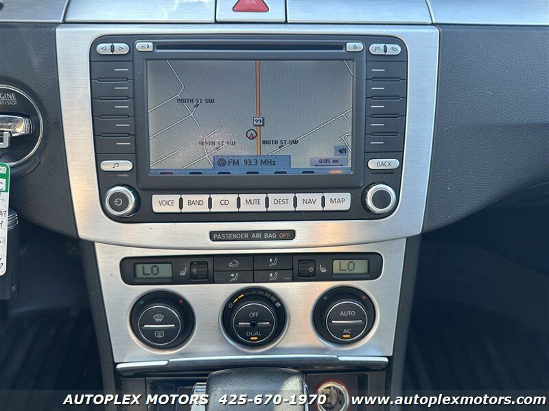 Used 2008 Volkswagen Passat VR6 FWD image 18