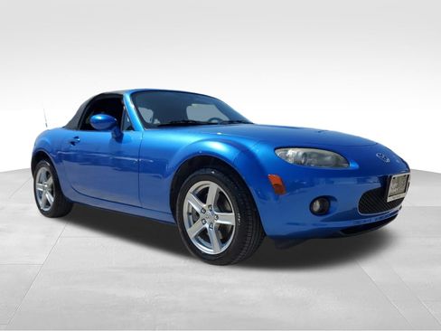 Used 2006 MAZDA MX-5 Miata Touring RWD image 3