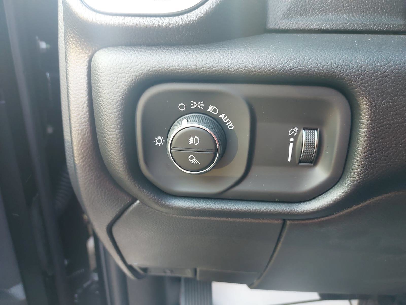 New 2027 RAM 3500 Big Horn AWD/4WD image 26