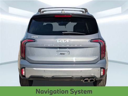 Used 2023 Kia Telluride EX w/ EX Captain's Chair Package image 5