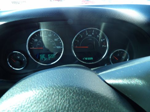 Used 2012 Jeep Wrangler Sport w/ Connectivity Group AWD/4WD image 14