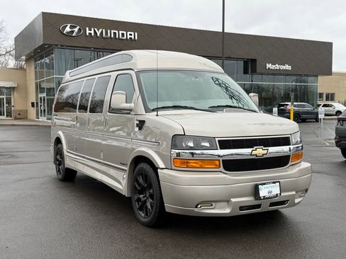 Used 2022 Chevrolet Express 2500 Extended w/ Enhanced Convenience Package RWD image 2