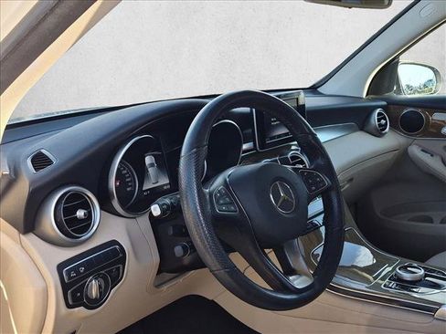 Used 2019 Mercedes-Benz GLC 300 image 5
