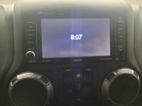 Used 2018 Jeep Wrangler Unlimited Sport AWD/4WD image 25