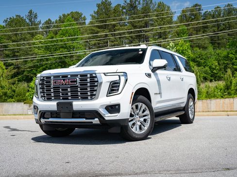 Used 2025 GMC Yukon XL Denali AWD/4WD image 1