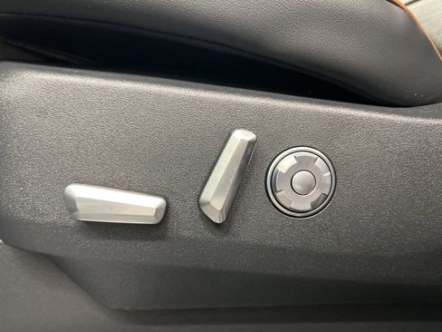 New 2026 Lincoln Navigator Black Label image 32