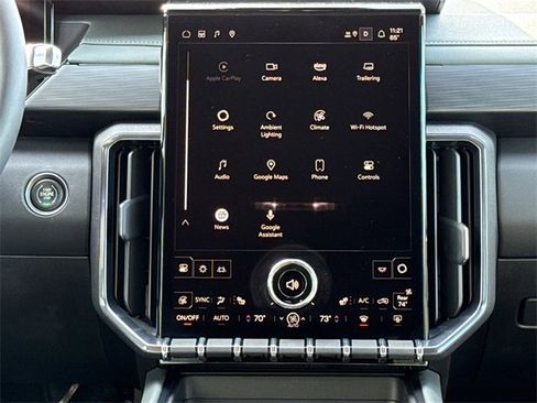 Used 2025 GMC Acadia AT4 image 13