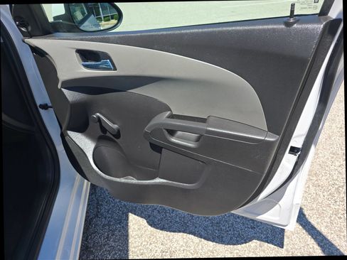 Used 2017 Chevrolet Sonic LT FWD image 19