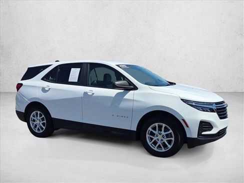 Certified 2023 Chevrolet Equinox LS FWD image 2