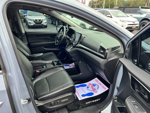 Used 2023 Honda Odyssey Elite image 11