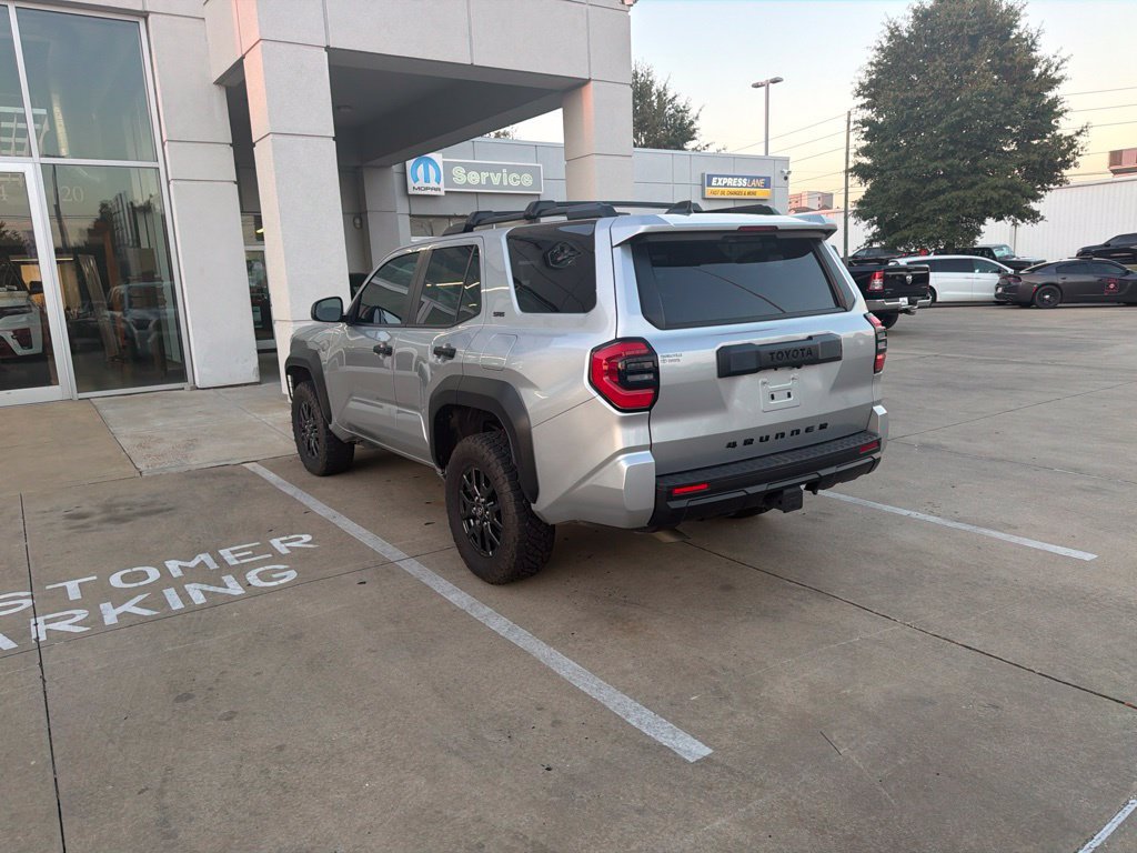 Used 2025 Toyota 4Runner SR5 AWD/4WD image 13