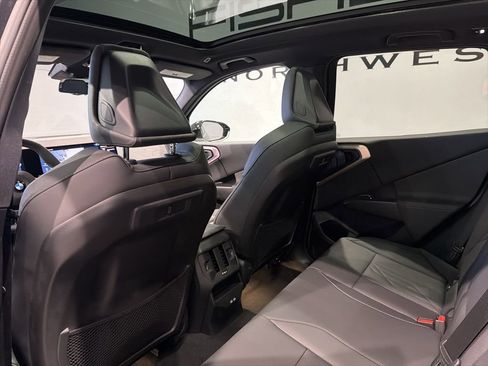 Used 2025 BMW X3 xDrive30i w/ Convenience Package AWD/4WD image 24