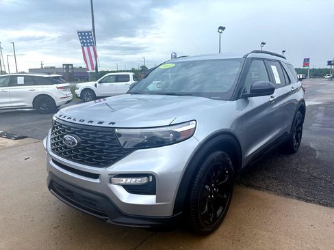 Used 2023 Ford Explorer ST-Line w/ Class IV Trailer Tow Package image 7