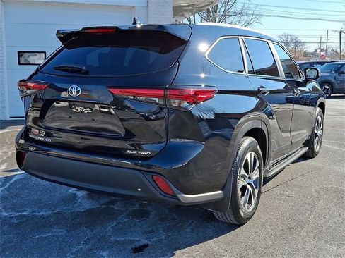 Used 2023 Toyota Highlander XLE image 6
