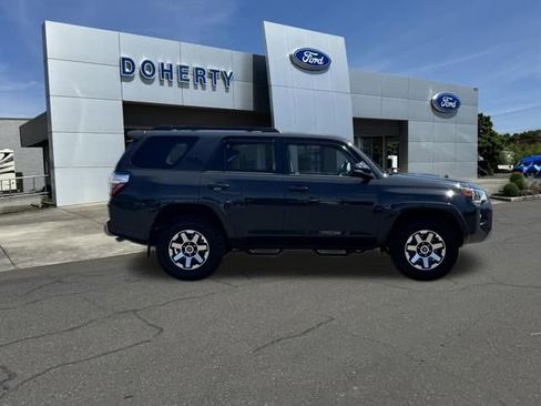 Used 2024 Toyota 4Runner TRD Off-Road Premium w/ Off Road Premium Plus Package AWD/4WD image 5