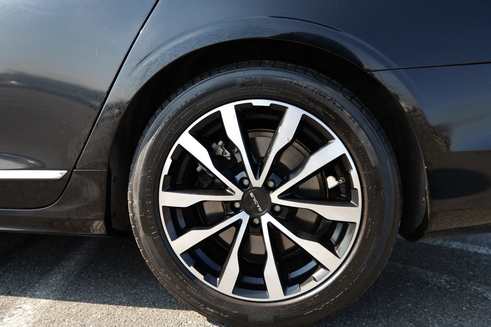 Used 2023 Volvo S90 B6 Plus AWD/4WD image 13