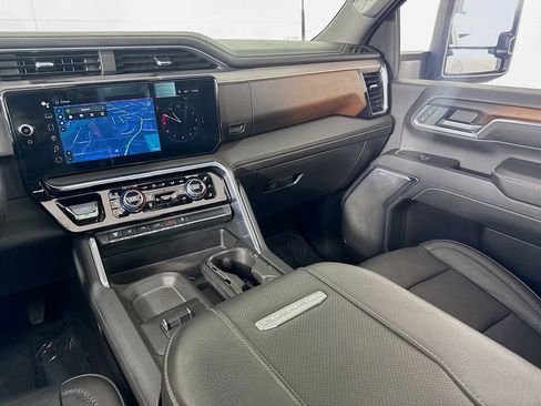 Used 2024 GMC Sierra 3500 Denali w/ Denali Reserve Package image 30